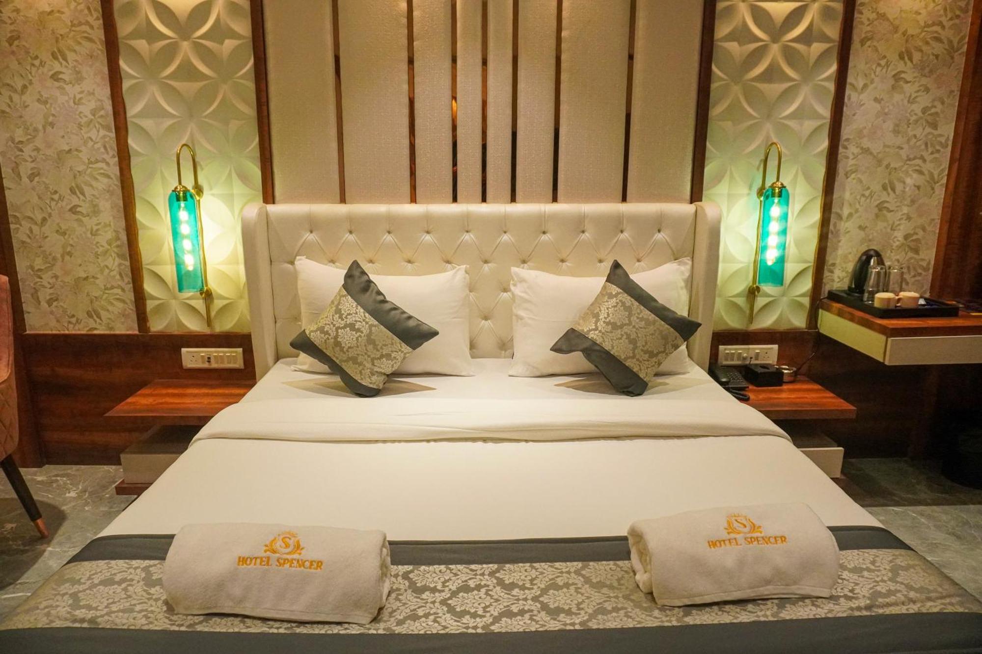 Hotel Spencer-Navi Mumbai Exterior photo
